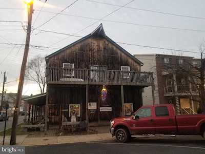 124 N Clinton St N Delaware City, DE 19706