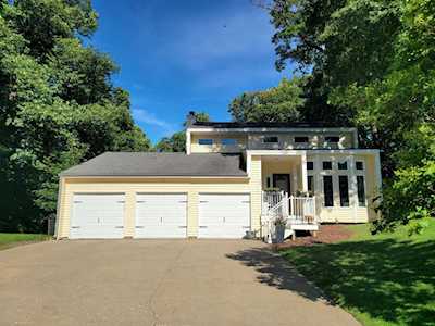 1040 Crest Ridge Court Minnetrista, MN 55364
