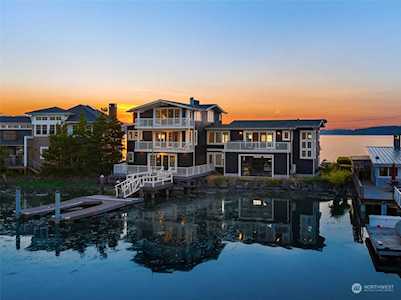 15733 Point Monroe Dr NE Bainbridge Island, WA 98110