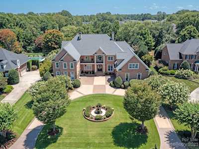 1605 Churchill Downs Dr Waxhaw, NC 28173