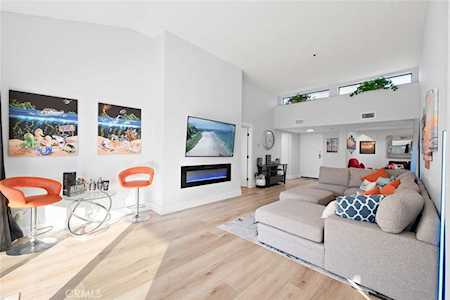 260 Cagney Ln #301 Newport Beach, CA 92663