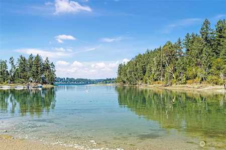 1287 Mowitsh Dr Fox Island, WA 98333