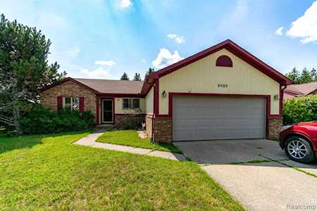 5020 Rockwood Dr Grand Blanc Twp, MI 48439