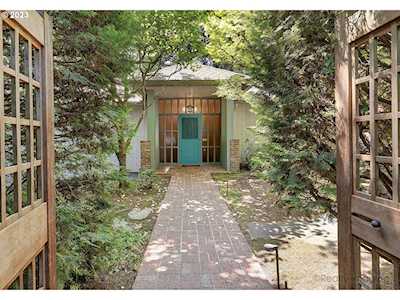 2629 SW Davenport LN Portland, OR 97201