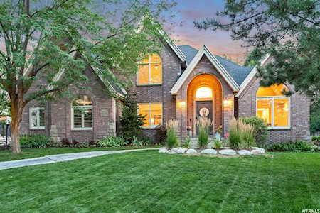 3246 E Kara Ct Cottonwood Heights, UT 84121