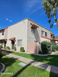1226 E Lawrence Ln Phoenix, AZ 85020