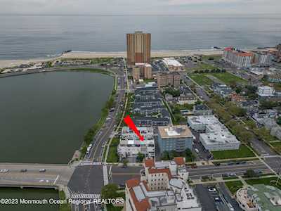 7 Deal Lake Ct Asbury Park, NJ 07712