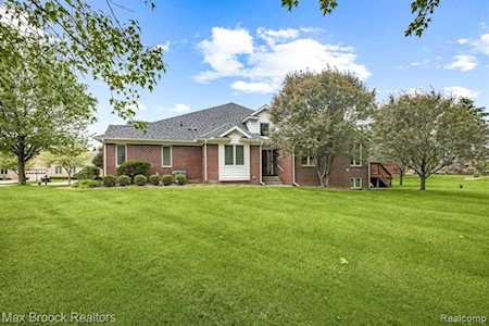 68842 Villa Ct Washington, MI 48095
