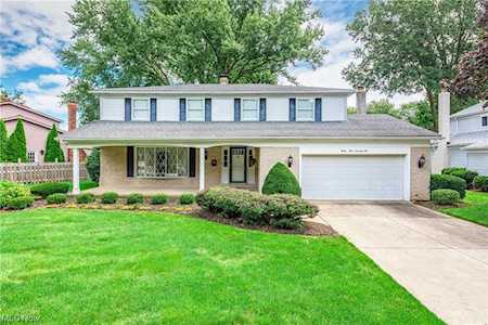 3371 Beverly Hills Dr Rocky River, OH 44116