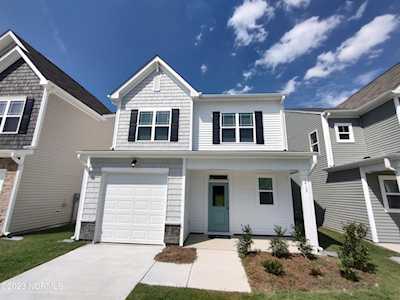 1413 Creekfront Dr Wilmington, NC 28401