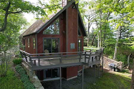 11 Thirty Acre Pond Rd South Kingstown, RI 02881