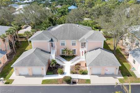 687 Wiggins Lake Dr #202 Naples, FL 34110