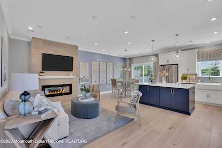 22 Chapel Ln Wall, NJ 07753