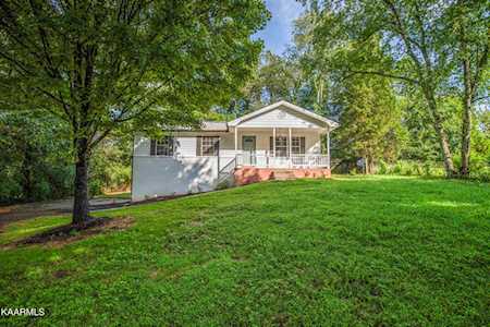 860 Anchor Dr Lenoir City, TN 37771