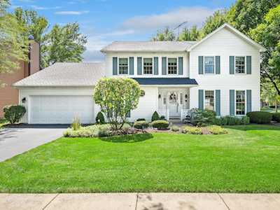2239 Allegany Dr Naperville, IL 60565