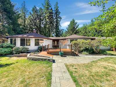 240 George Taylor Rd Silverlake, WA 98645