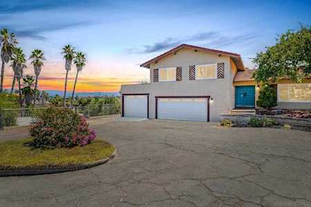 2500 Cranston Dr Escondido, CA 92025