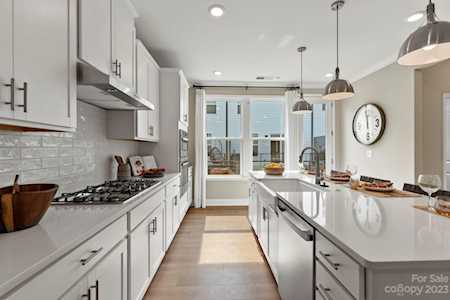 6015 Towering Oaks Dr Charlotte, NC 28205