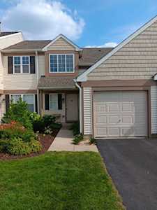 2511 Sheehan Dr #202 Naperville, IL 60564