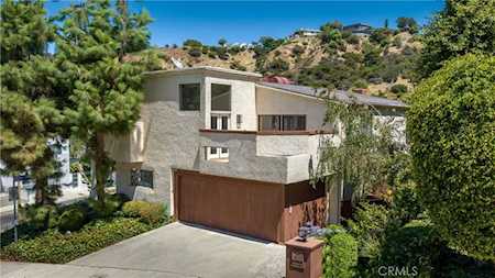 14843 Jadestone Dr Sherman Oaks, CA 91403