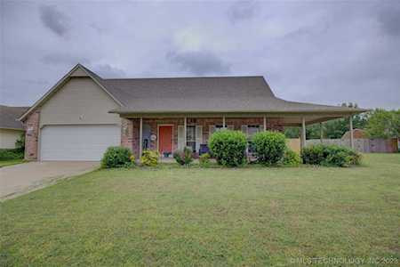 2503 SW Wolf Run Dr Claremore, OK 74019