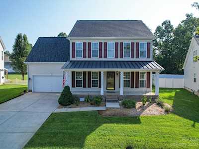 2692 NW Sunberry Ln Concord, NC 28027