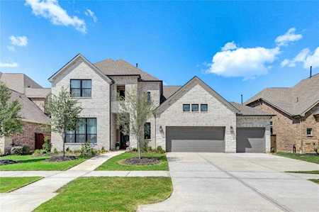 5939 Glass Peak Ln Rosenberg, TX 77469
