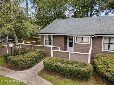 8327 Westover CT Jacksonville, FL 32244