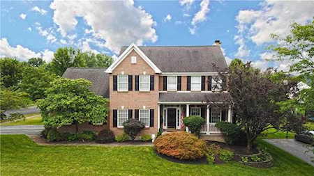 1571 Toursdale Dr Easton, PA 18045