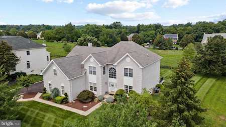 23 Nelson Dr Churchville, PA 18966