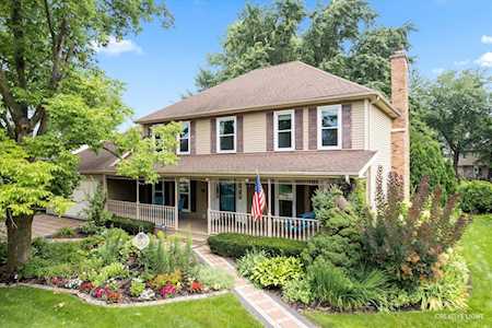 2061 Gladstone Dr Wheaton, IL 60189