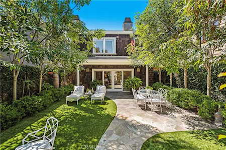 109 Via Koron Newport Beach, CA 92663