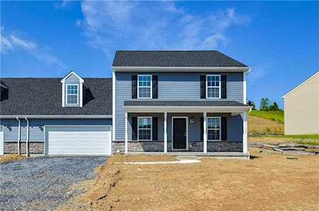 4934 Coatbridge Ln Walnutport, PA 18088