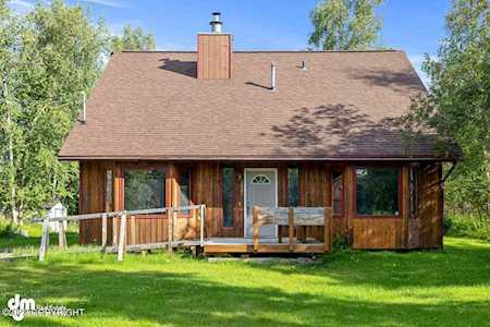 2521 E Hiawatha Dr Wasilla, AK 99654