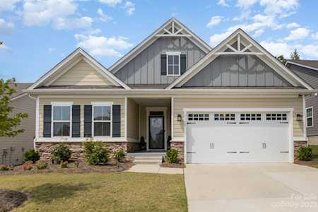 5082 Summer Surprise Ln Charlotte, NC 28215
