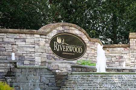 1813 Stonewater Dr Hermitage, TN 37076