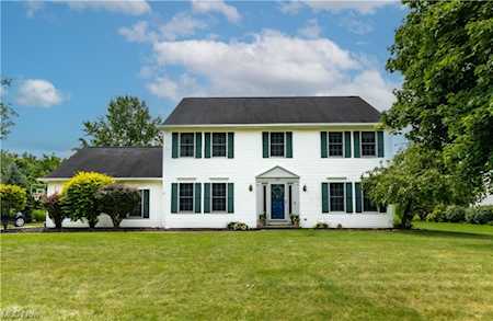 32791 Webber Rd Avon Lake, OH 44012