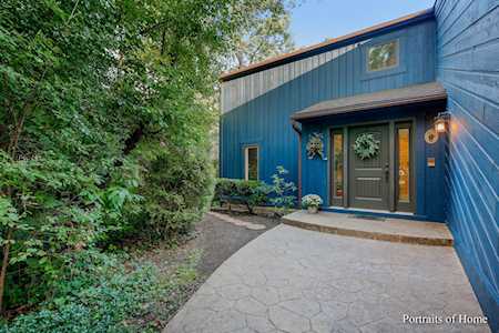 2961 Two Paths Dr Woodridge, IL 60517
