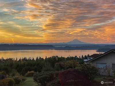 7994 Emery Blvd NW Silverdale, WA 98383