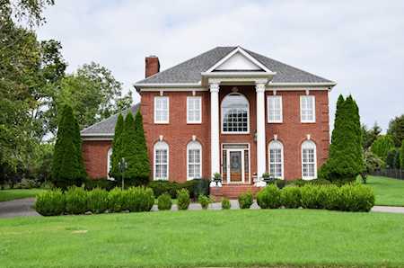 108 Meadowlake Dr Gallatin, TN 37066