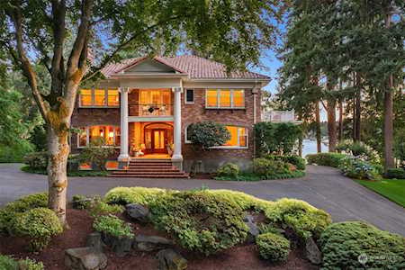 9148 Edgewater Dr SW Lakewood, WA 98499