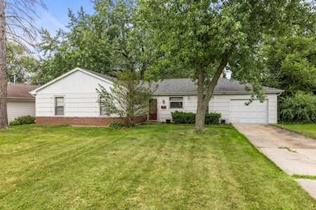911 Countryside Dr Wheaton, IL 60187