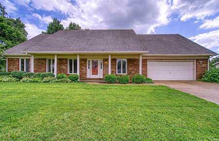 7333 Marywood Drive Newburgh, IN 47630