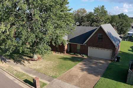 6857 Dovefield Ln Bartlett, TN 38135