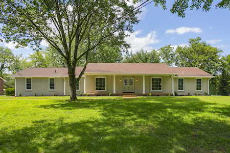 105 Woodvale Dr Hendersonville, TN 37075