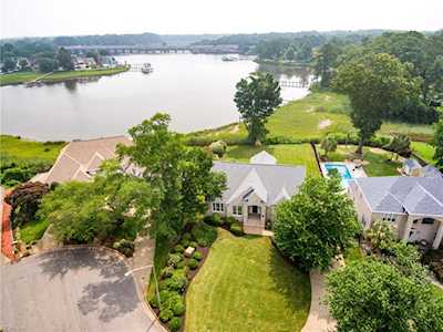 308 Riverton Point Virginia Beach, VA 23464