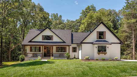 1605 Breezewood Dr Charlotte, NC 28262