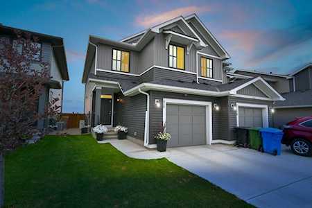 928 Seton Circle SE Calgary, AB T3M 2V1