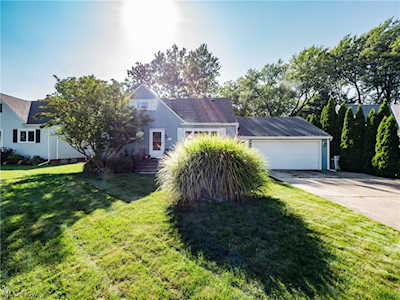 188 Berkshire Rd Avon Lake, OH 44012