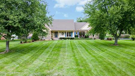 4011 Centerwood Dr Crestwood, KY 40014